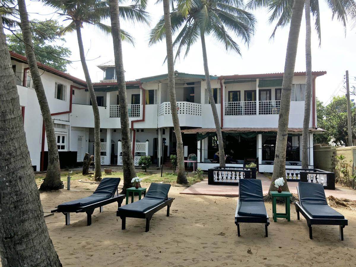 Dephani Beach Hotel Negombo Buitenkant foto