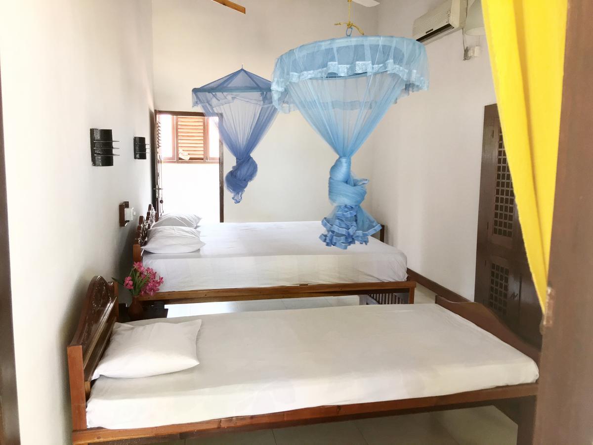 Dephani Beach Hotel Negombo Buitenkant foto