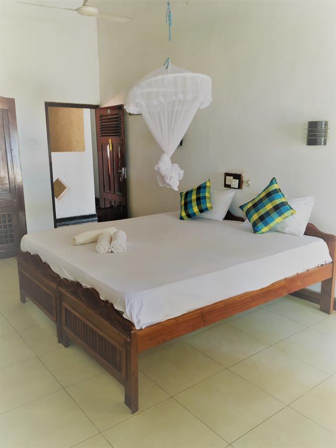 Dephani Beach Hotel Negombo Buitenkant foto