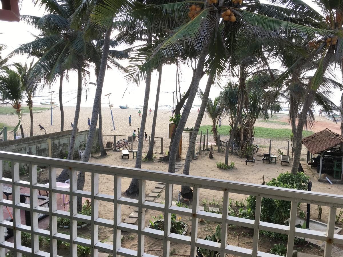Dephani Beach Hotel Negombo Buitenkant foto