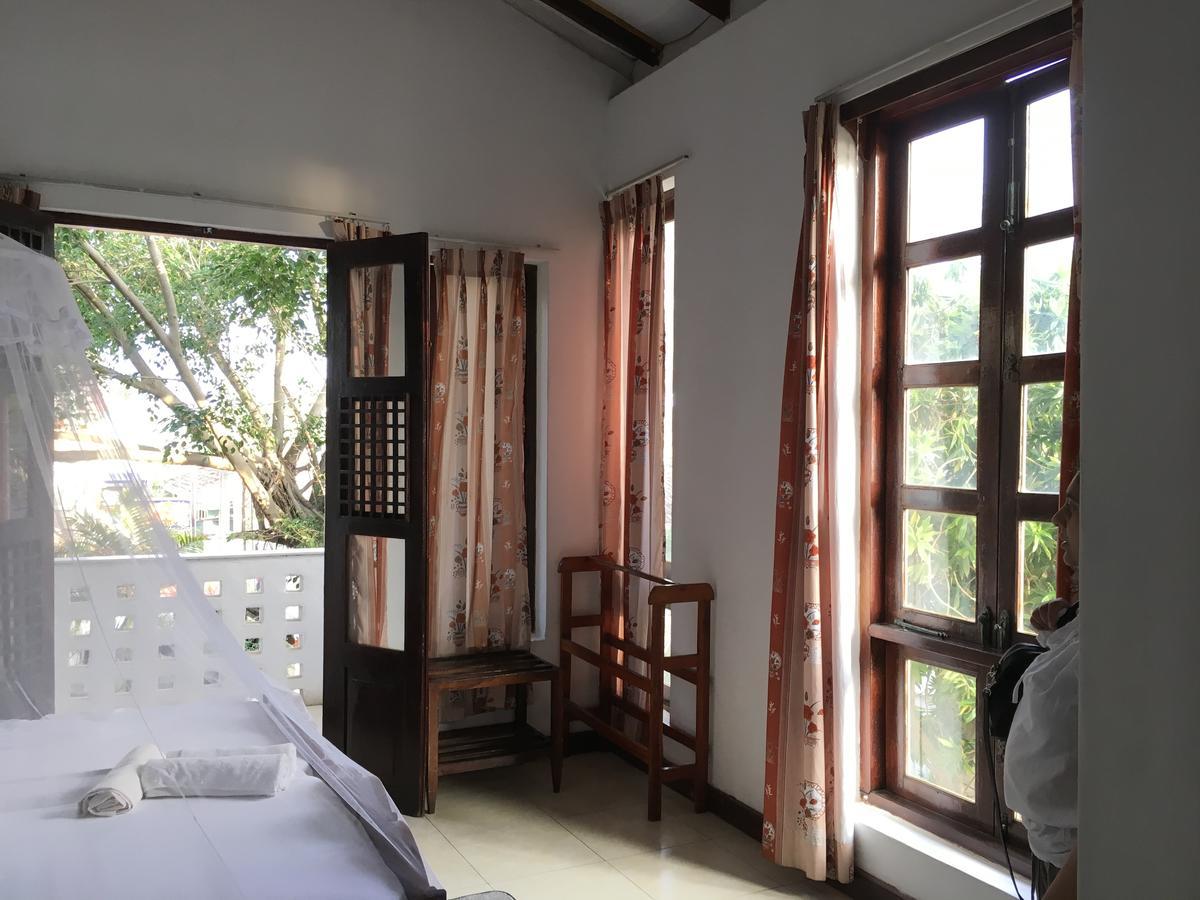 Dephani Beach Hotel Negombo Buitenkant foto