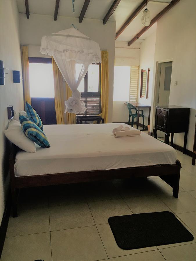 Dephani Beach Hotel Negombo Buitenkant foto