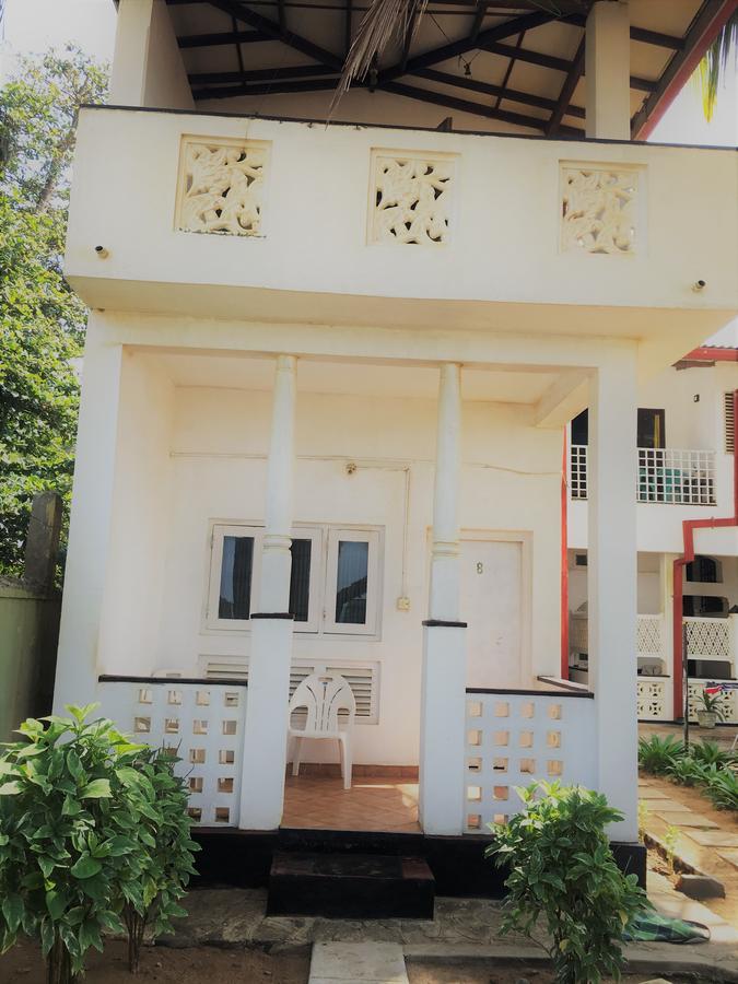 Dephani Beach Hotel Negombo Buitenkant foto