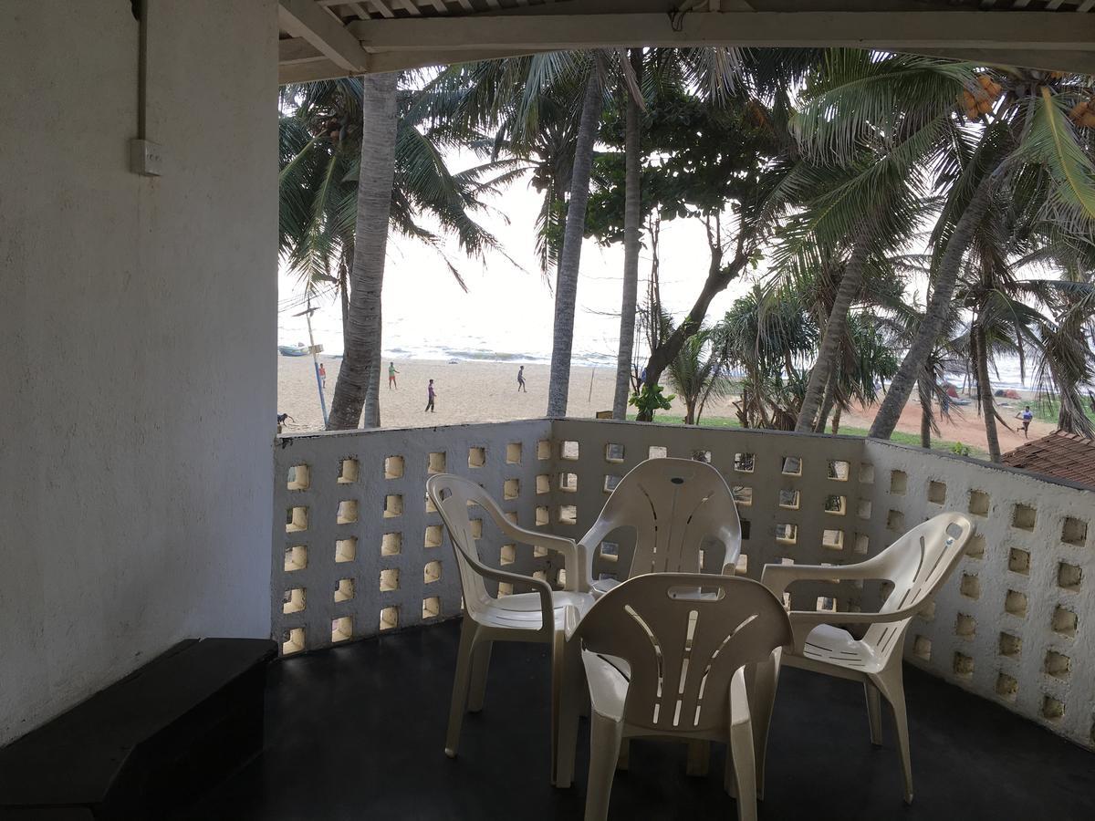 Dephani Beach Hotel Negombo Buitenkant foto