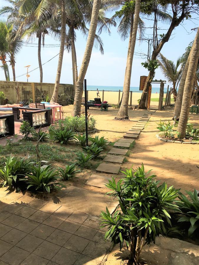 Dephani Beach Hotel Negombo Buitenkant foto